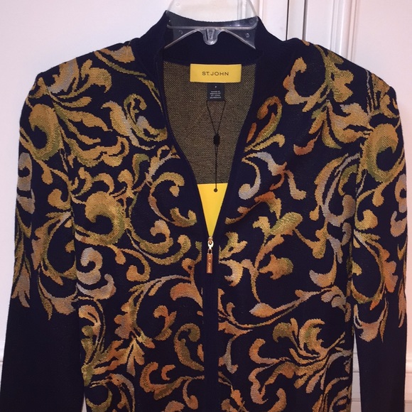 Women’s NWT petite sweater. St. John. - Picture 7 of 7